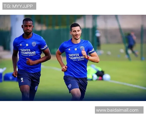 法乙精彩对决贝兹尔主场迎战尼奥尔争夺关键三分 法乙精彩对决贝兹尔主场迎战尼奥尔争夺关键三分